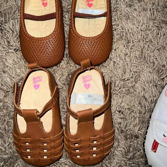 Baby Girl shoes - 5 pair; 2 are Osh Kosh and 3 are HsdsBebe; all size two (2) - Picture 8 of 8